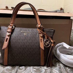 Michael Kors Sullivan Small Logo Top-Zip Tote Bag